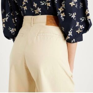 Levi's® Premium
PLEATED HIGH LOOSE PANTS “32 X 30”​